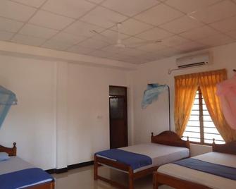 French Garden Resort - Trincomalee - Bedroom