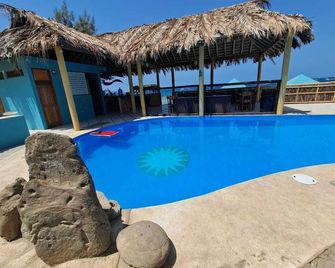 Hotelier Home - Máncora - Piscina