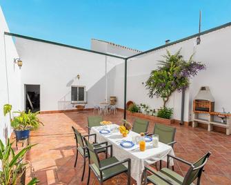Casa Rural Berraquero - La Lantejuela - Patio