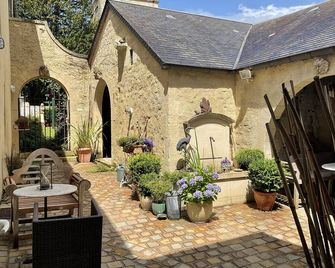 La Berlue Bayeux - Saint-Vigor-le-Grand - Патіо