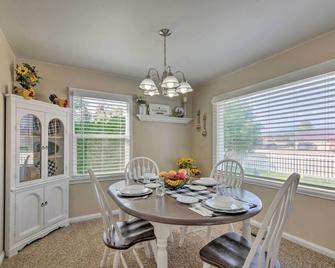 Home w/ Fenced Yard by 5 Mighty Nat'l Parks - Circleville - Dining room