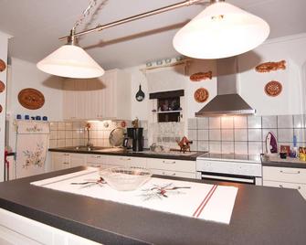 Amazing Home In Säffle With Kitchen - Saffle