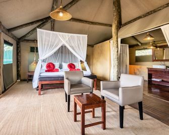 Eagle Tented Lodge & Spa - Okaukuejo - Bedroom