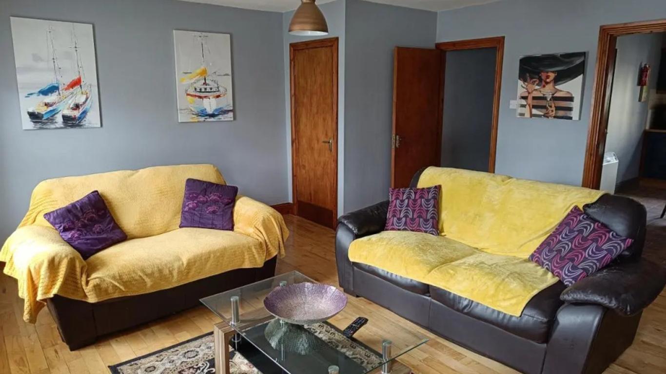 Dingle Town Center Apartment