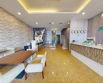 Hotel Tebrau Ct - Johor Bahru - Front desk