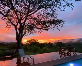 Luxury Villa Caoba- Private, Serene, Amazing Views at Finca Chilanga - San Mateo - Patio