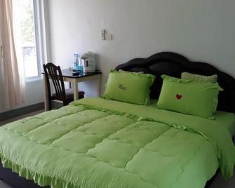 Happy House Resort - Chaiya - Bedroom