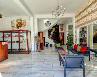 Stephen Hotel - Toamasina - Lobby