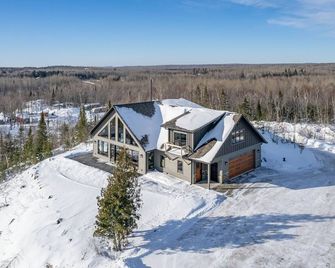 Lax Lake View Retreat - Silver Bay - Building