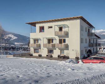 B&B Garni Schorneck - Brunico - Building