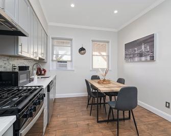 25 mins to Midtown Manhattan - Guttenberg - Bedroom