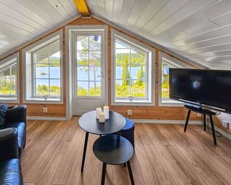 Nice Home In Vinje With House Sea View - Åmot - Sala de estar