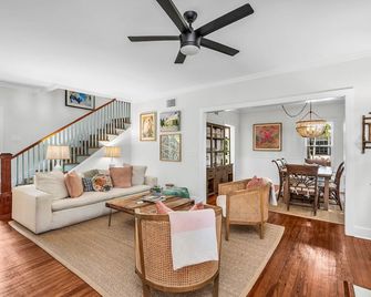 Tropical Estate w/ Guesthouse & Pool. Sleeps 8! - West Palm Beach - Sala