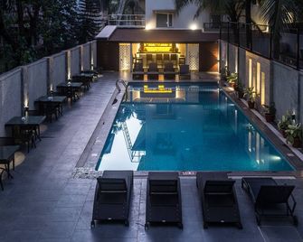 Calangute Towers - Am Hotel Kollection - קלנגוטה - בריכה