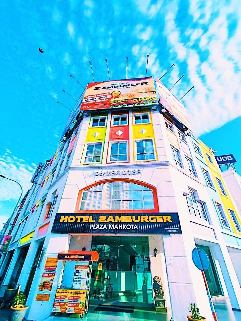 Hotel Zamburger Plaza Mahkota