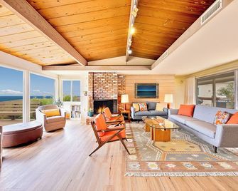 La Jolla Lookout - San Diego - Living room