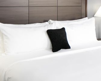 Red Lion Inn & Suites Adairsville - Adairsville - Bedroom