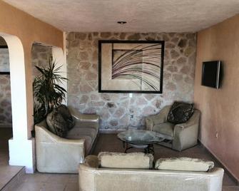 Ven Y Disfruta Sin Que Tengas Que Preocuparte Por Nada Ya Que Todo Esta Incluido - Tequesquitengo - Living room