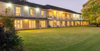 Discovery Settlers Hotel - Whangarei