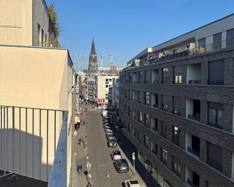 Hostel Heinzelmännchen - Colonia - Balcón