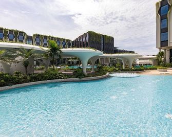 Village Hotel Sentosa by Far East Hospitality - Singapore - Pool