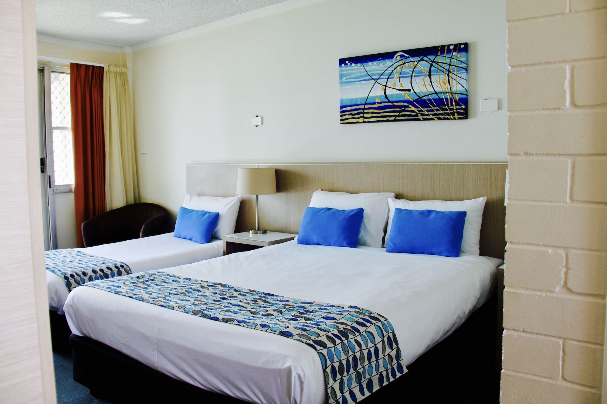 Zorba Waterfront Motel