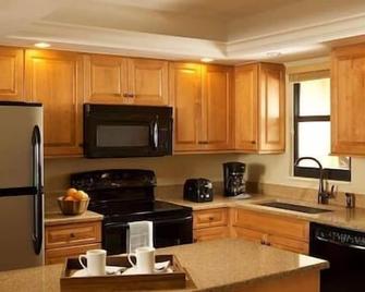 Eagle's Nest Beach Resort - Marco Island - Cocina