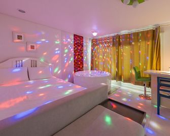 Yangyang Monti Pet Spa Pension - Yangyang
