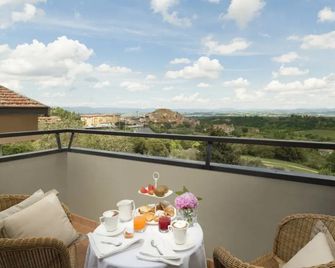 Miralaghi - צ'יאנצ'יאנו טרמה - מרפסת