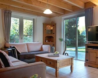 Beautiful Detached Wooden House With a Pretty Garden in the Veluwe - Epe - Living room