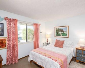 'Snowbirds Welcome' Adorable Casita, Fully Furnished With Garden Patio. - Sun City - Bedroom