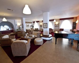 Hotel Degli Aranci - Vieste - Lounge