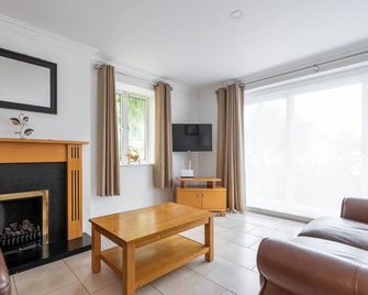 Ferncourt - Leopardstown - Living room
