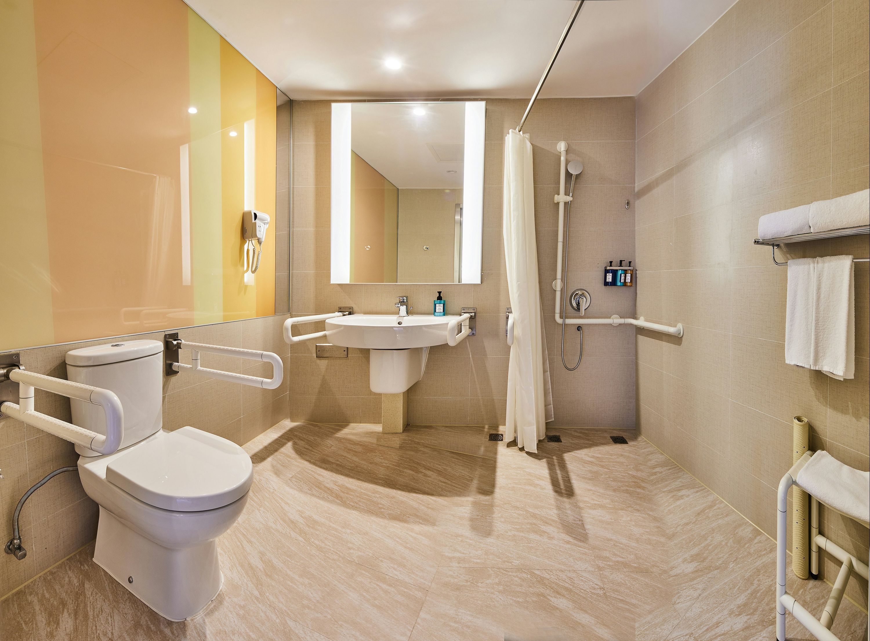 Holiday Inn Express Shanghai Zhenping by IHG thumbnail 3