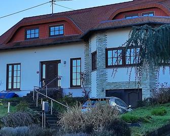 Ferienwohnung am Zweitälerweg - Weiskirchen - Gebäude