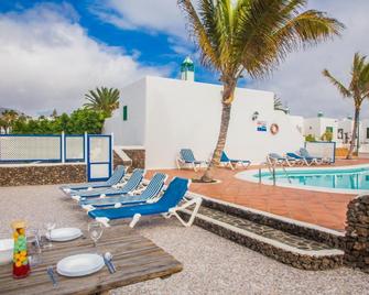 Apartamentos Sal y Mar - Los Pocillos - Pool