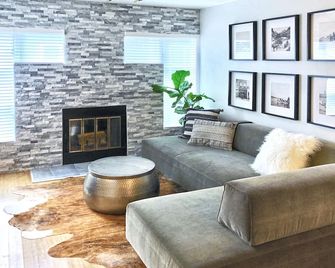 Walnut Mews - Quiet Creekside Townhome Next To Pearl Street - Boulder - Sala de estar