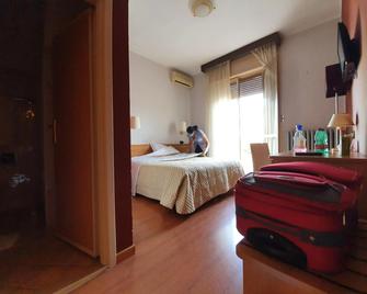 Air Hotel - Forlì - Bedroom