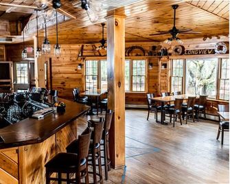 The Long View Lodge - Blue Mountain Lake - Bar