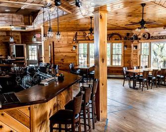 The Long View Lodge - Blue Mountain Lake - Bar