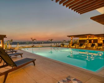 Holiday Inn Cairo Maadi By IHG - Kairo - Uima-allas