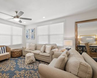 Private Pool and Beach Gear - Charming Coastal Escape - South Padre Island - Living room