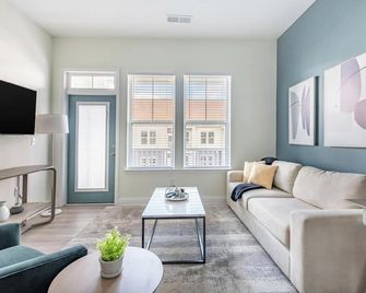 Barsala At The Parker Leland - Leland - Living room