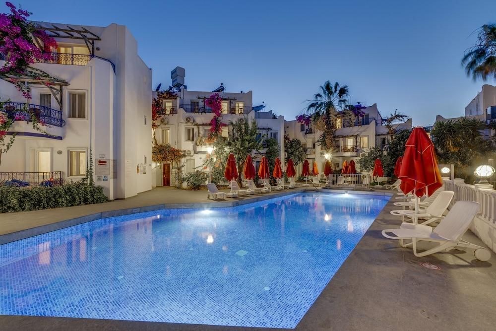 Serhan Hotel - בודרום - בריכה