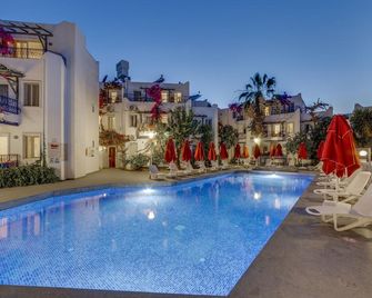 Serhan Hotel - Bodrum - Pileta