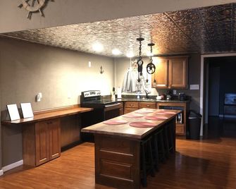 2br • 1ba • Sleeps 5 - Hannibal - Kitchen