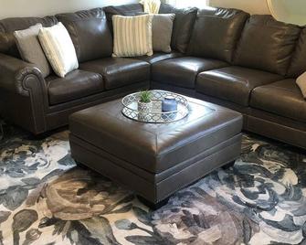 Cozy, country living with plenty of privacy and fun things to do! - Collins - Sala de estar