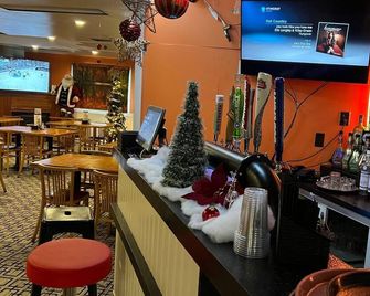 The Ash Grove Inn - Barry's Bay - Bar