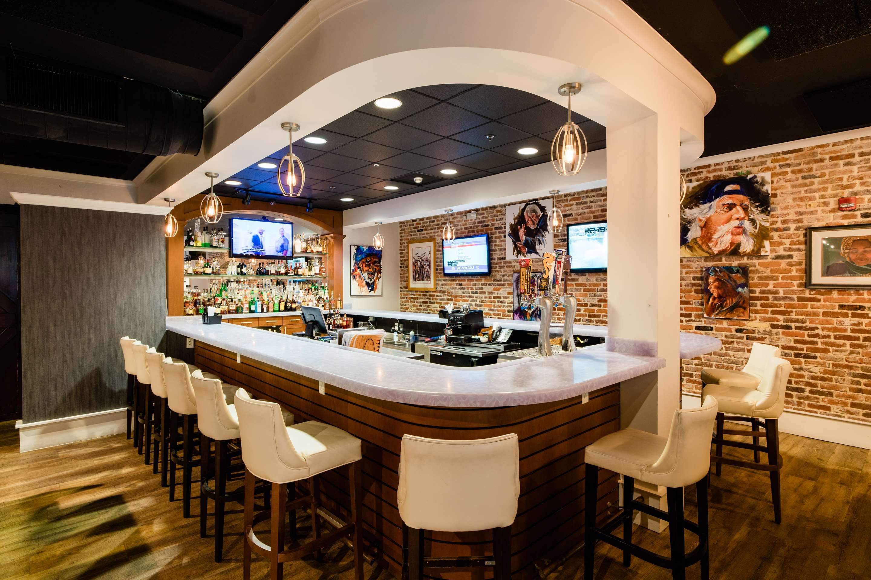 هوتل فلورنس، تابيستري كوليكشن باي هيلتون - فلورنس - بار