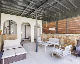 7 Mi to Winery Lakefront Rockwall Home with Deck - Rockwall - Binnenhof